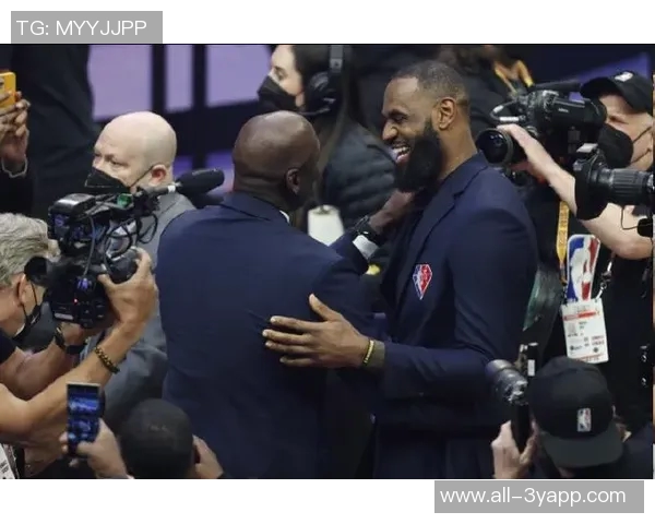 富保罗质疑经纪人做播客的奇怪之处为何不适用于球员和演员